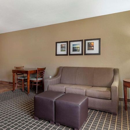 Comfort Suites Delavan - Lake Geneva Area Kültér fotó
