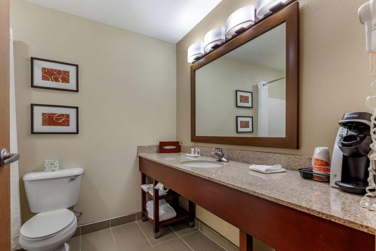 Comfort Suites Delavan - Lake Geneva Area Kültér fotó