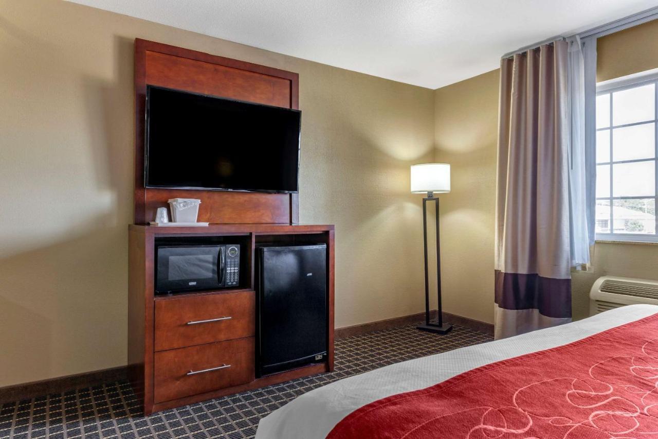 Comfort Suites Delavan - Lake Geneva Area Kültér fotó