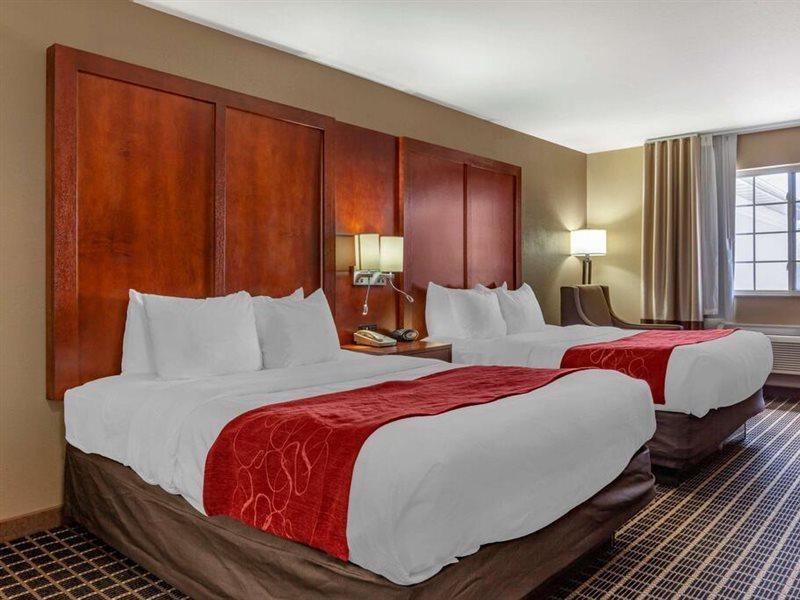 Comfort Suites Delavan - Lake Geneva Area Kültér fotó