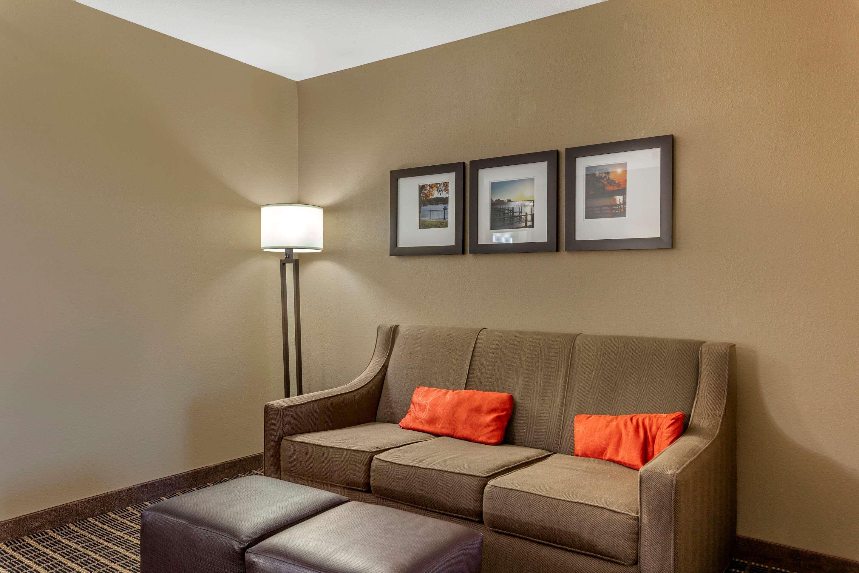 Comfort Suites Delavan - Lake Geneva Area Kültér fotó