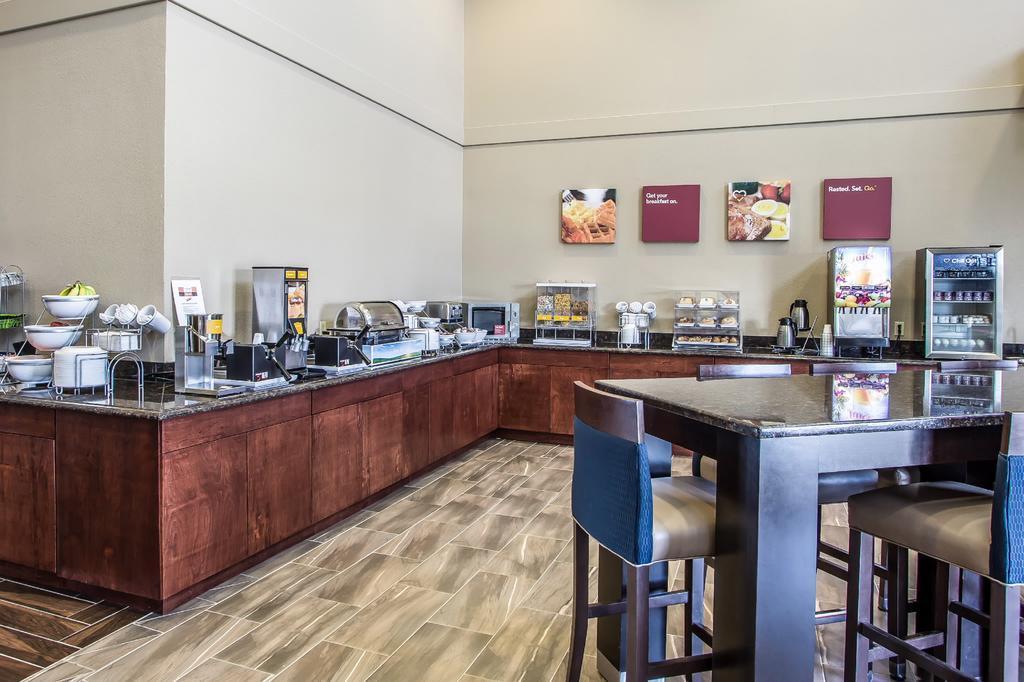 Comfort Suites Delavan - Lake Geneva Area Kültér fotó
