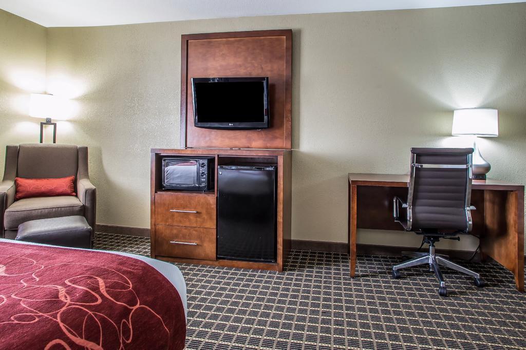 Comfort Suites Delavan - Lake Geneva Area Kültér fotó