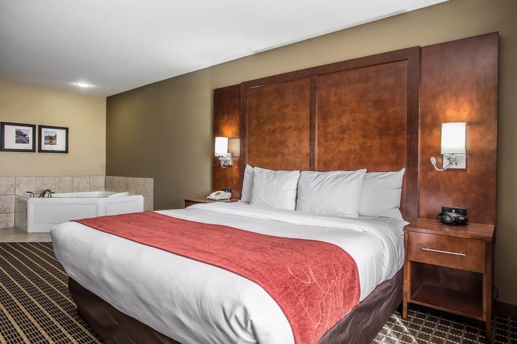 Comfort Suites Delavan - Lake Geneva Area Kültér fotó