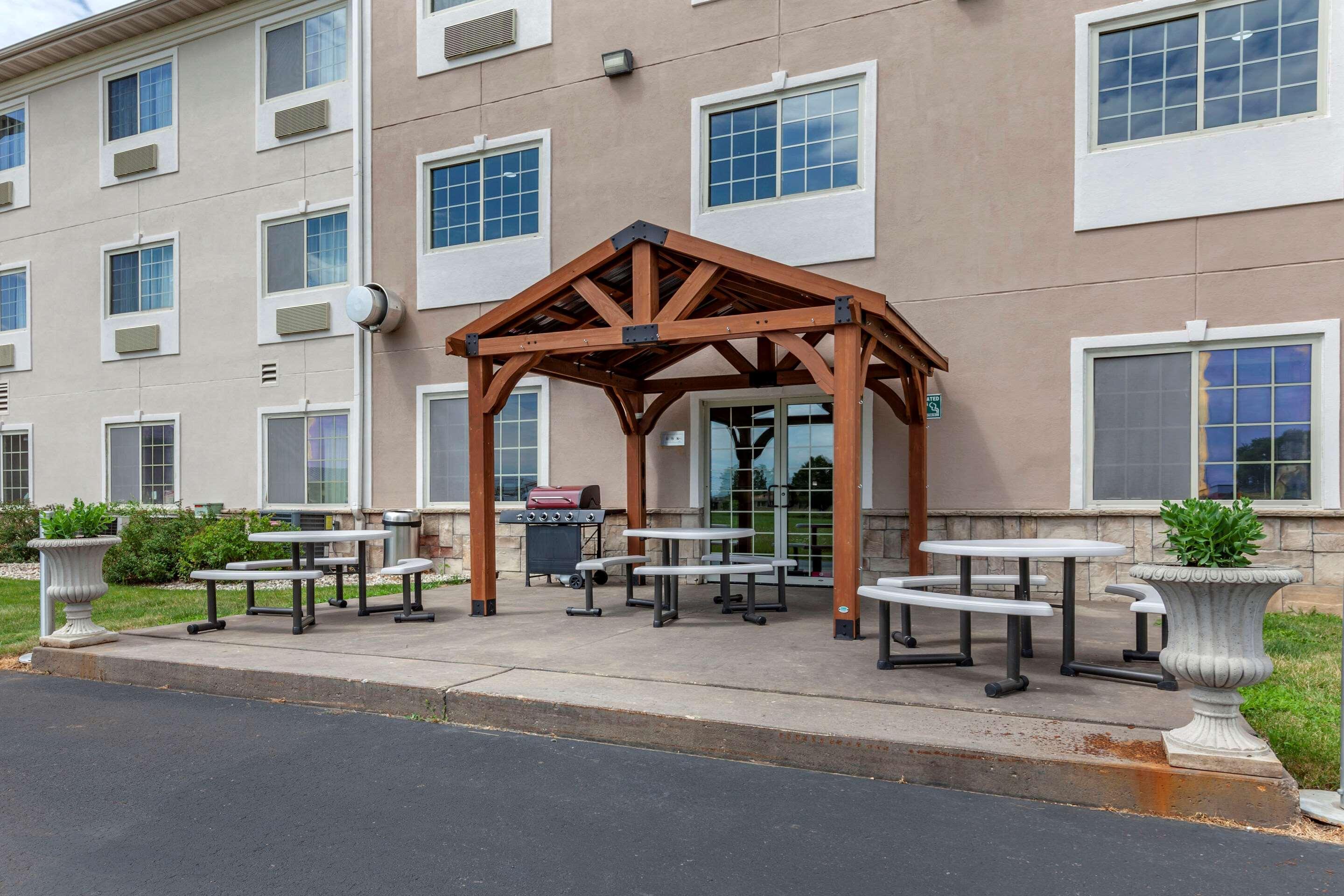Comfort Suites Delavan - Lake Geneva Area Kültér fotó
