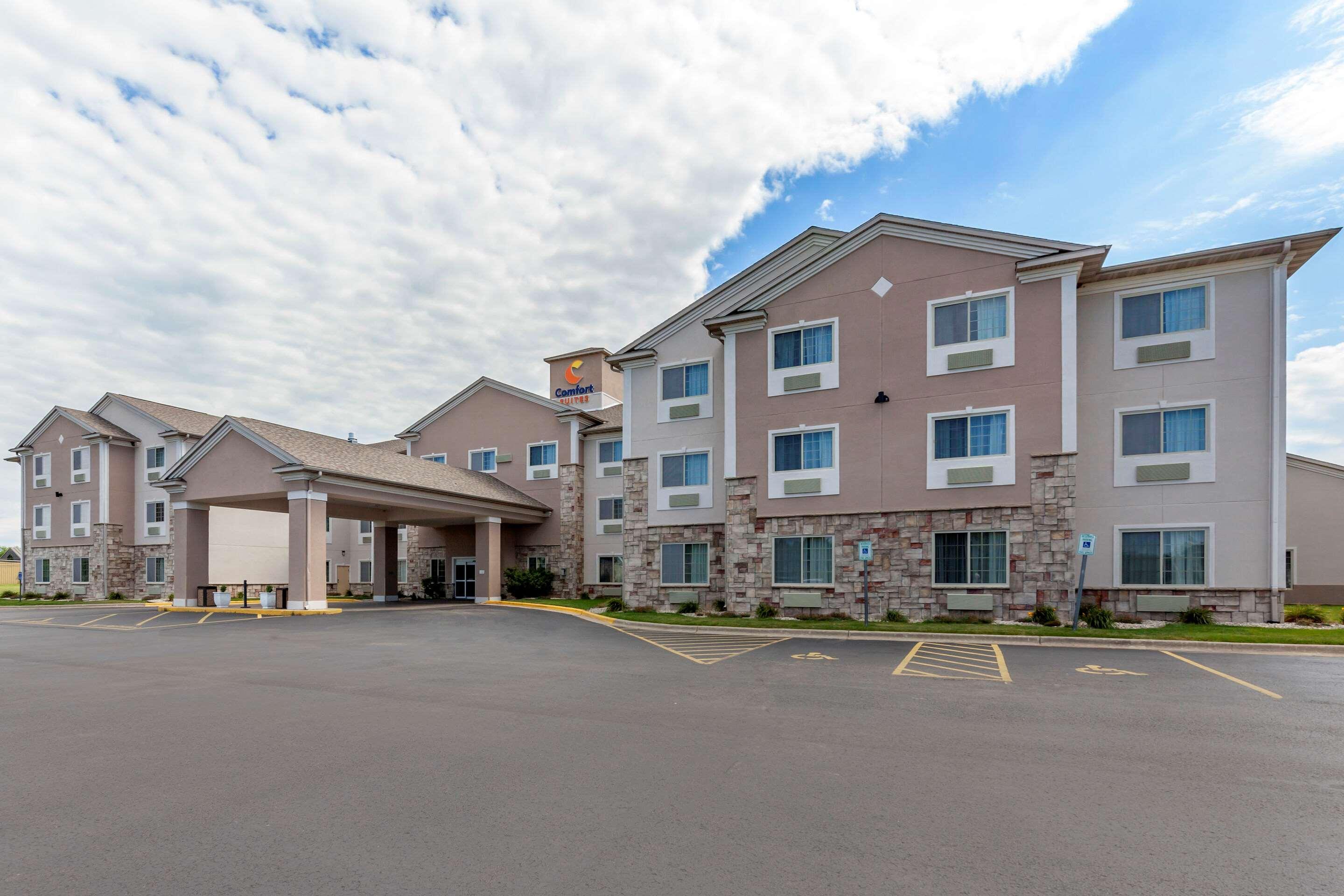 Comfort Suites Delavan - Lake Geneva Area Kültér fotó