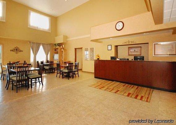 Comfort Suites Delavan - Lake Geneva Area Beltér fotó